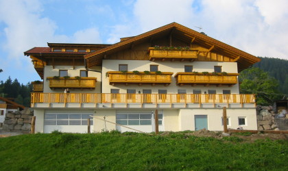 Abbruch und Wiederaufbau in Hafling